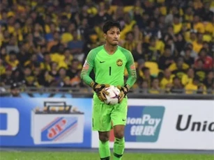 AFF Cup 2018: 4 lần vào lưới nhặt bóng vì ĐT Việt Nam, thủ thành Malaysia vẫn "nói cứng"