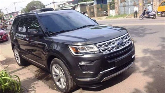 Chiếc xe Ford Explorer của đại lý Ford Bến Thành giao cho khách hàng nhưng bị phản ứng