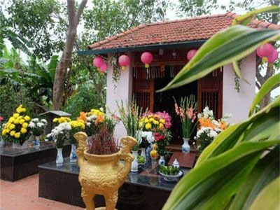 Chuyện đau lòng về nghĩa địa vô danh và miếu 'Hai cô' ở bãi giữa sông Hồng