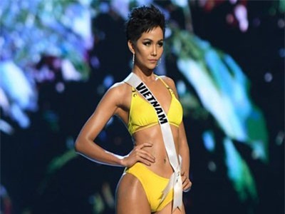 Hoa hậu Mỹ xin lỗi H'Hen Niê sau lời chê nói tiếng Anh kém