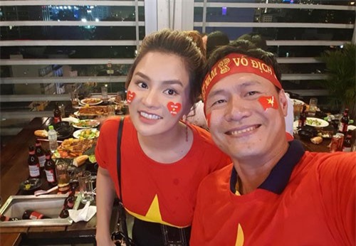 Siêu mẫu từng bị ông trùm Hollywood gạ tình hứa thưởng 2 tỷ cho ĐT Việt Nam sau vô địch AFF Cup 2018