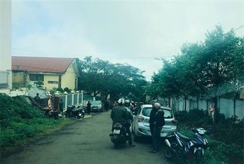 Giám đốc ngân hàng nghi thắt cổ tự tử tại nhà riêng