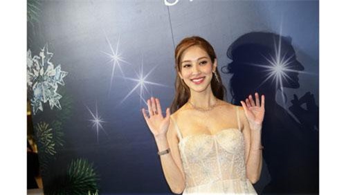 Vợ Trịnh Gia Dĩnh than bị chồng quản lý