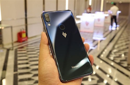 Lãnh đạo FPT Shop, Hoàng Hà mobile, Mai Nguyên... nói gì về điện thoại của Vingroup?