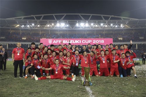 Thiên thời, địa lợi, nhân hoà và Việt Nam vô địch AFF Cup 2018 xứng đáng