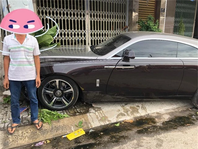 Rolls-Royce Wraith tiền tỉ nát đầu sau tai nạn - Ảnh 3.