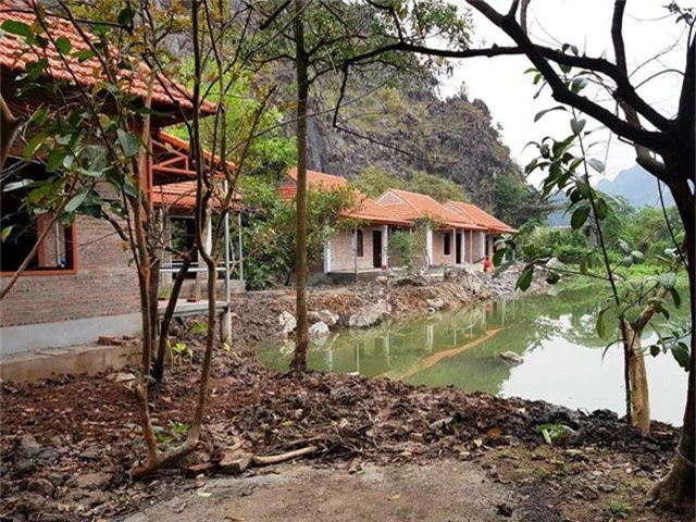 Một homestay đang xây dựng trái phép ở vùng lõi di sản Tràng An.