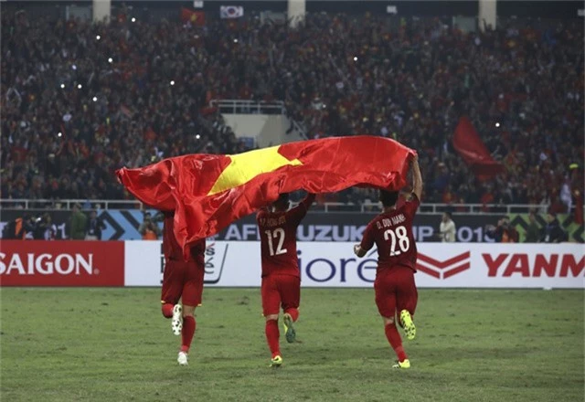 Thiên thời, địa lợi, nhân hoà và Việt Nam vô địch AFF Cup 2018 xứng đáng - Ảnh 3.