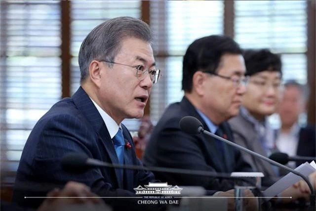  Tổng thống Hàn Quốc, Moon Jae-in chúc mừng HLV Park Hang Seo và đội tuyển Việt Nam 