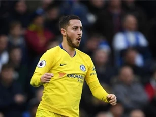 Hazard ‘nổ súng’, Chelsea bỏ xa Arsenal