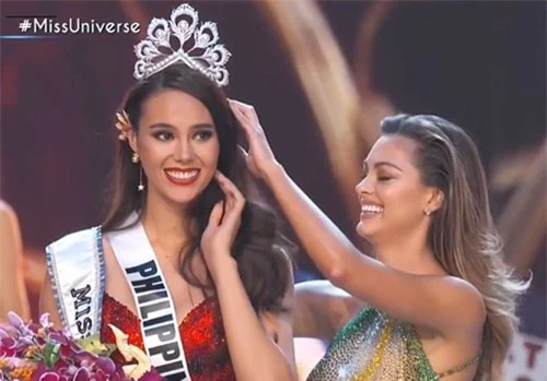 Cách đây ít phút, chung kết Miss Universe 2018 đã chính thức khép lại với ngôi vị Hoa hậu thuộc về đại diện Philippines - Catriona Gray.