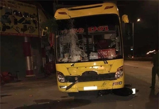 Chiếc xe gây tai nạn khiến 3 người thương vong tại thị xã Phú Mỹ, tỉnh Bà Rịa - Vũng Tàu (Ảnh: báo Kinh tế đô thị).