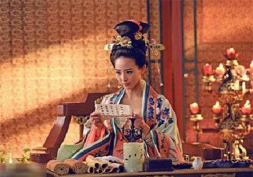 Thẻ bài may mắn và nước mắt ai oán chốn hậu cung Trung Hoa