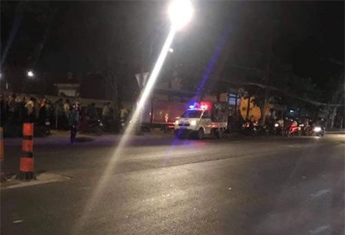 Nam thanh niên treo cổ tại nhà chờ xe buýt ở TP.HCM