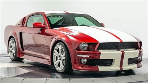 Siêu xe Lamborghini Gallardo 'lột xác' thành Ford Mustang 