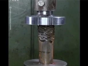 Clip: Thanh sắt trở nên mềm nhũn như sợi mì dưới sức ép của cỗ máy khủng