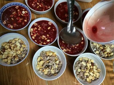 Những bệnh kinh hoàng liên quan đến tiết canh