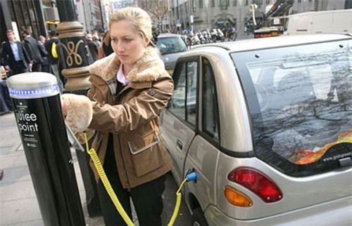 Công nghệ sạc mới cho phép ô tô điện sạc nhanh như đổ xăng: 3 phút đi được 100km, đầy bình pin chỉ trong 15 phút