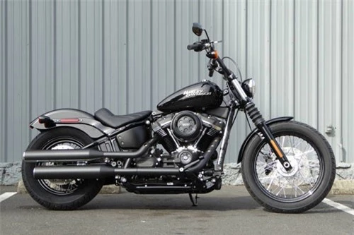 6. Harley-Davidson Softail Street Bob 2019 (giá khởi điểm: 14.549 USD).