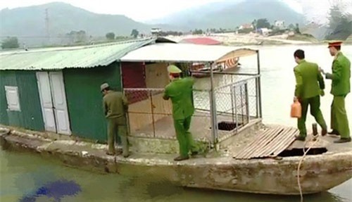 Phá sới bạc trên sông, hơn chục đối tượng sa lưới