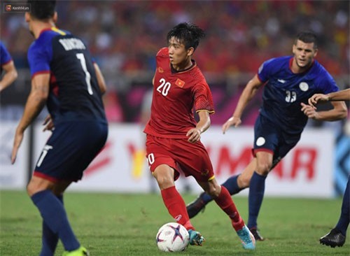 Báo Trung gọi Văn Đức là Ronaldo của Việt Nam, khen bạn gái tin đồn "thuần khiết như tiên nữ hạ phàm"