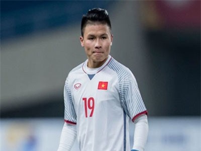 MC Quốc Khánh hỏi Quang Hải 'đau thật hay chiến thuật': Sao Việt lên tiếng bất bình