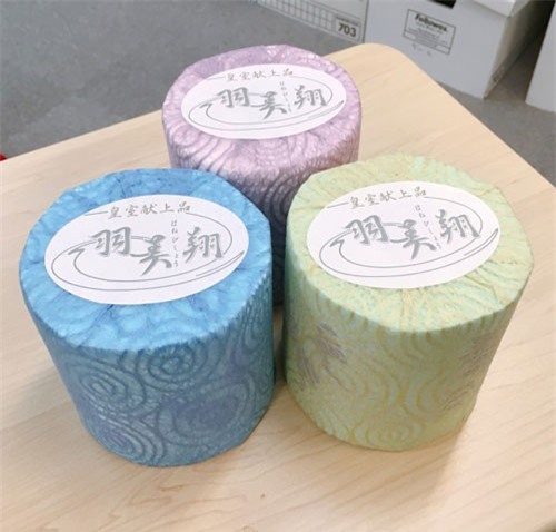 Giấy vệ sinh sang chảnh 1 triệu đồng 3 cuộn, in cả thơ của Nhật Bản có gì đặc biệt?