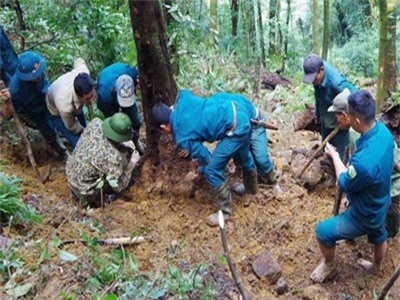 Không tìm thấy xương cốt phi công vụ máy bay rơi 47 năm trước ở Tam Đảo