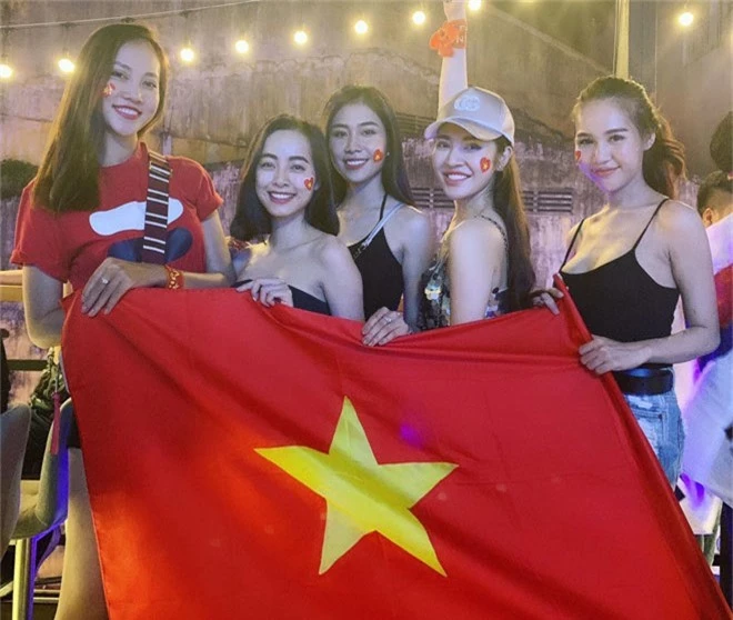 ngan 98 ban nude an mung tuyen viet nam vo dich aff cup 2018 hinh anh 10