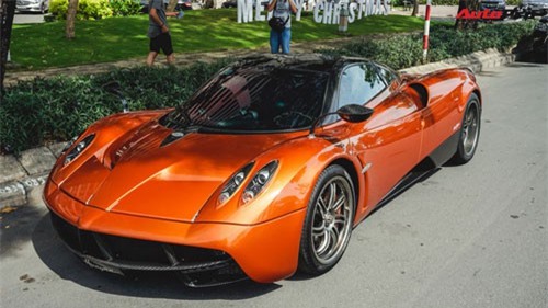 Minh "nhựa" cho Pagani Huayra tái xuất với màn tăng tốc ấn tượng trên phố