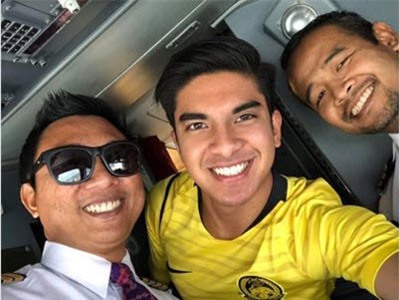 Bộ trưởng 26 tuổi Malaysia chúc mừng Việt Nam vô địch AFF Cup