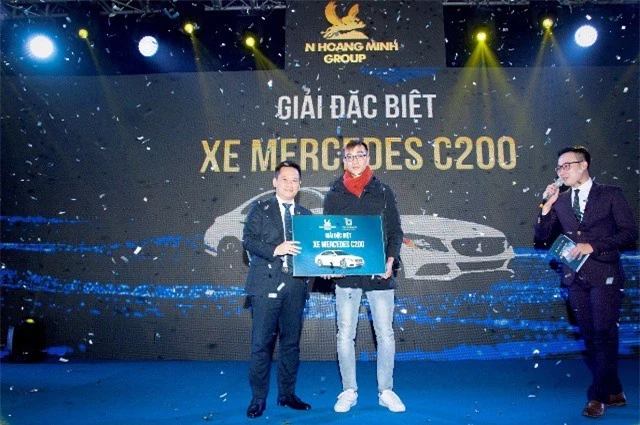 Anh Nguyễn Toàn Thiện – chủ nhân căn hộ E1. 2619 là khách hàng may máy trúng xe Mercedes C200