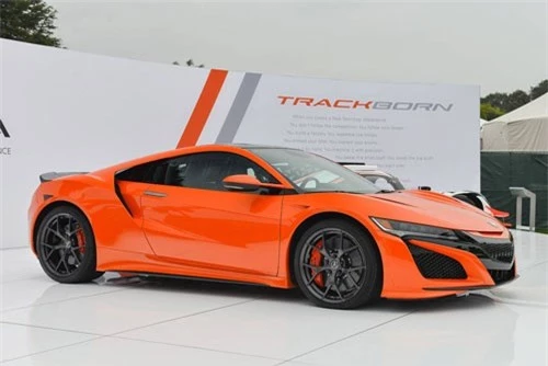 1. Acura NSX 2019 (giá khởi điểm: 156.000 USD).