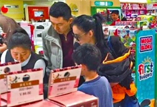 Hóa ra bạn trai Trương Bá Chi - ông trùm 50 tuổi đã lộ diện từ cách đây 3 năm