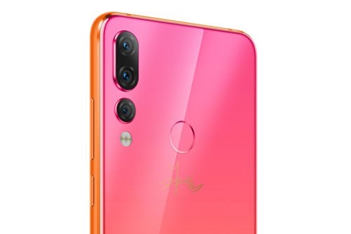 Smartphone chip S710, RAM 6 GB, 3 camera sau, giá hơn 6 triệu