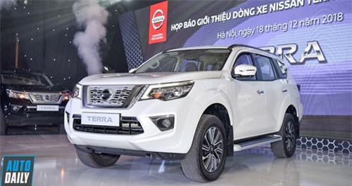 Giá lăn bánh 3 phiên bản Nissan Terra 2018 tại Việt Nam
