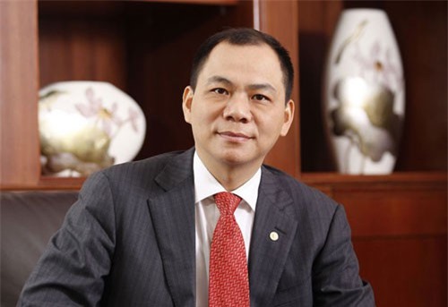 Doanh nh&#xE2;n Ph&#x1EA1;m Nh&#x1EAD;t V&#x1B0;&#x1EE3;ng chi bao ti&#x1EC1;n cho b&#xF3;ng &#x111;&#xE1;?