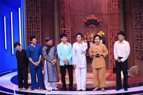 Hoài Linh choáng váng khi bị đồng nghiệp bóc mẽ: "Hoài Linh không có vợ đâu phải do Hoài Linh yếu"