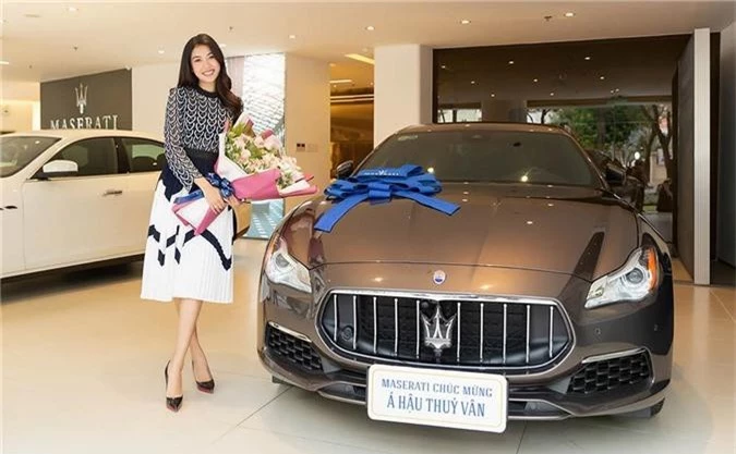 Á Hậu Thúy Vân tậu Maserati Quattroporte GranLusso giá hơn 7,9 tỉ đồng ảnh 1