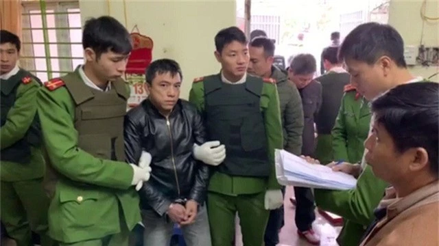 Công an bắt giữ Nguyễn Hoài Bắc, đối tượng cầm đầu của đường dây mua bán trái phép chất ma túy (Ảnh: Công an tỉnh Hưng Yên).
