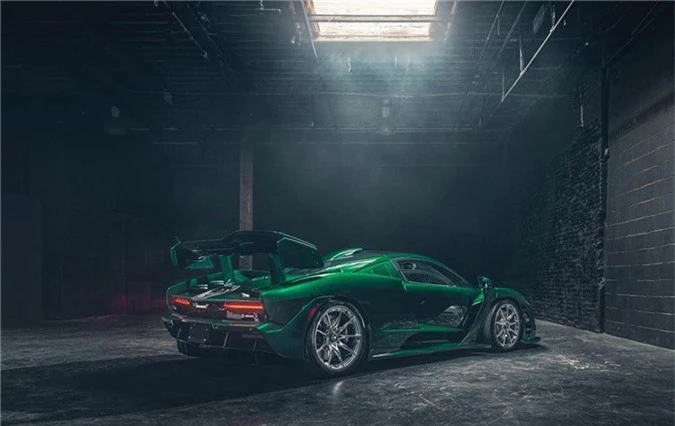 Ông trùm siêu xe Michael Fux lại tậu McLaren Senna màu cực độc ảnh 3