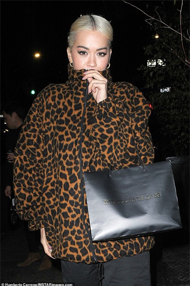 Rita Ora cũng phủ nhận thông tin cô là người đam mê tiệc tùng. Tôi luôn biết lịch ngày mai phải làm gì và nếu bận rộn, tôi sẽ rời bữa tiệc sớm.