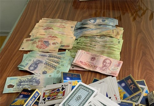 Triệt xóa sới bạc, bắt giữ đối tượng tín dụng “đen”, thu giữ gần 50 triệu đồng