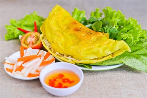 Hướng dẫn làm bánh xèo giòn rụm thơm ngon tại nhà