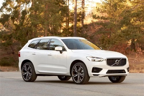 6. Volvo XC60 T8 Plug-In Hybrid 2019.