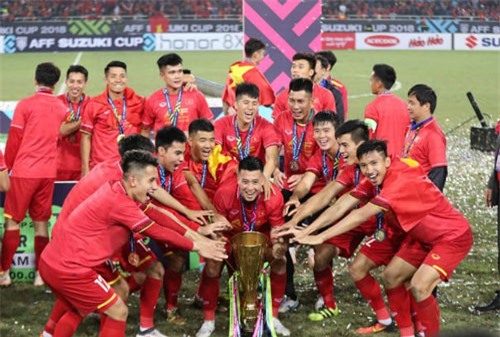 Clip: ĐT Việt Nam thống trị đội hình tiêu biểu AFF Cup 2018