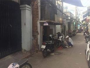 Truy bắt kẻ nghiện ma túy đâm anh trai nguy kịch rồi bỏ trốn ở TP.HCM