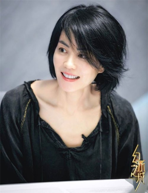 Diva Vương Phi: Bỏ chồng con theo tình trẻ kém 11 tuổi, U50 sống độc thân trong giàu sang