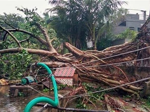 Bão Phethai hoành hành tại Ấn Độ