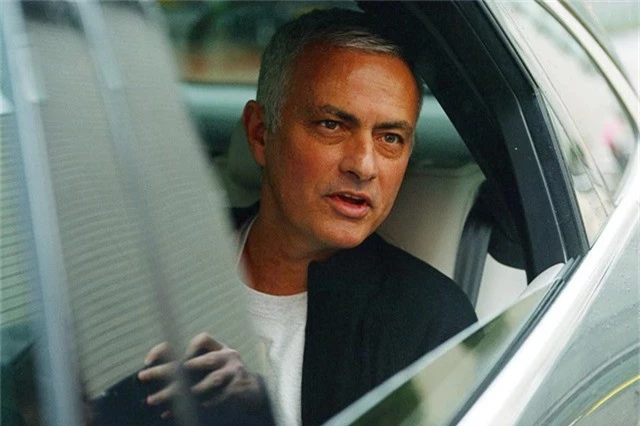 Cổ phiếu của MU tăng mạnh sau khi HLV Mourinho bị sa thải